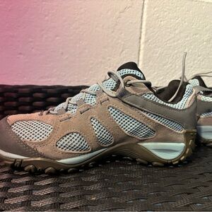 Merrell Size 5, Waterproof Shoes for Winter/Hiking. LIKE NEW.